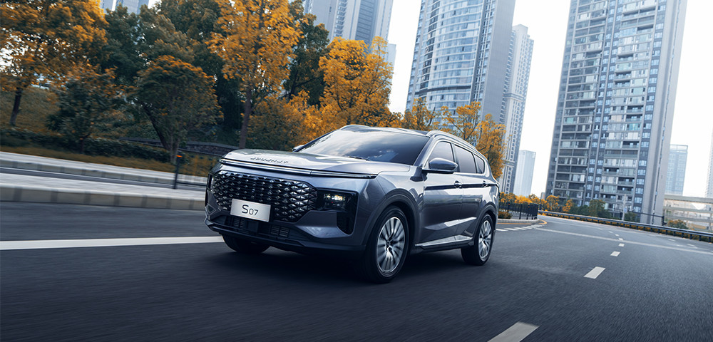 The Ultimate Guide to the Best Family Cars in the UAE