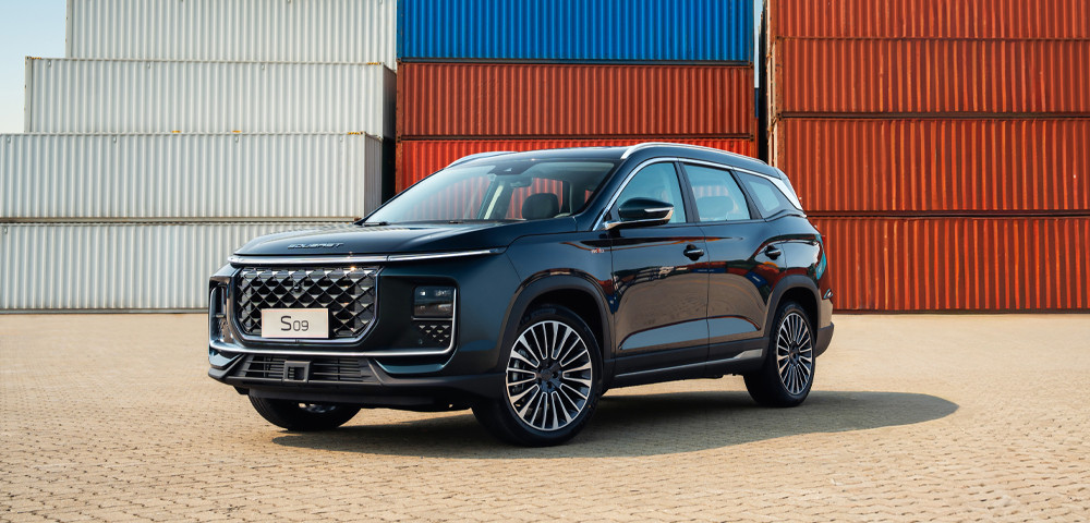 SUV vs Sedan: Which Is Better for Driving in the UAE?